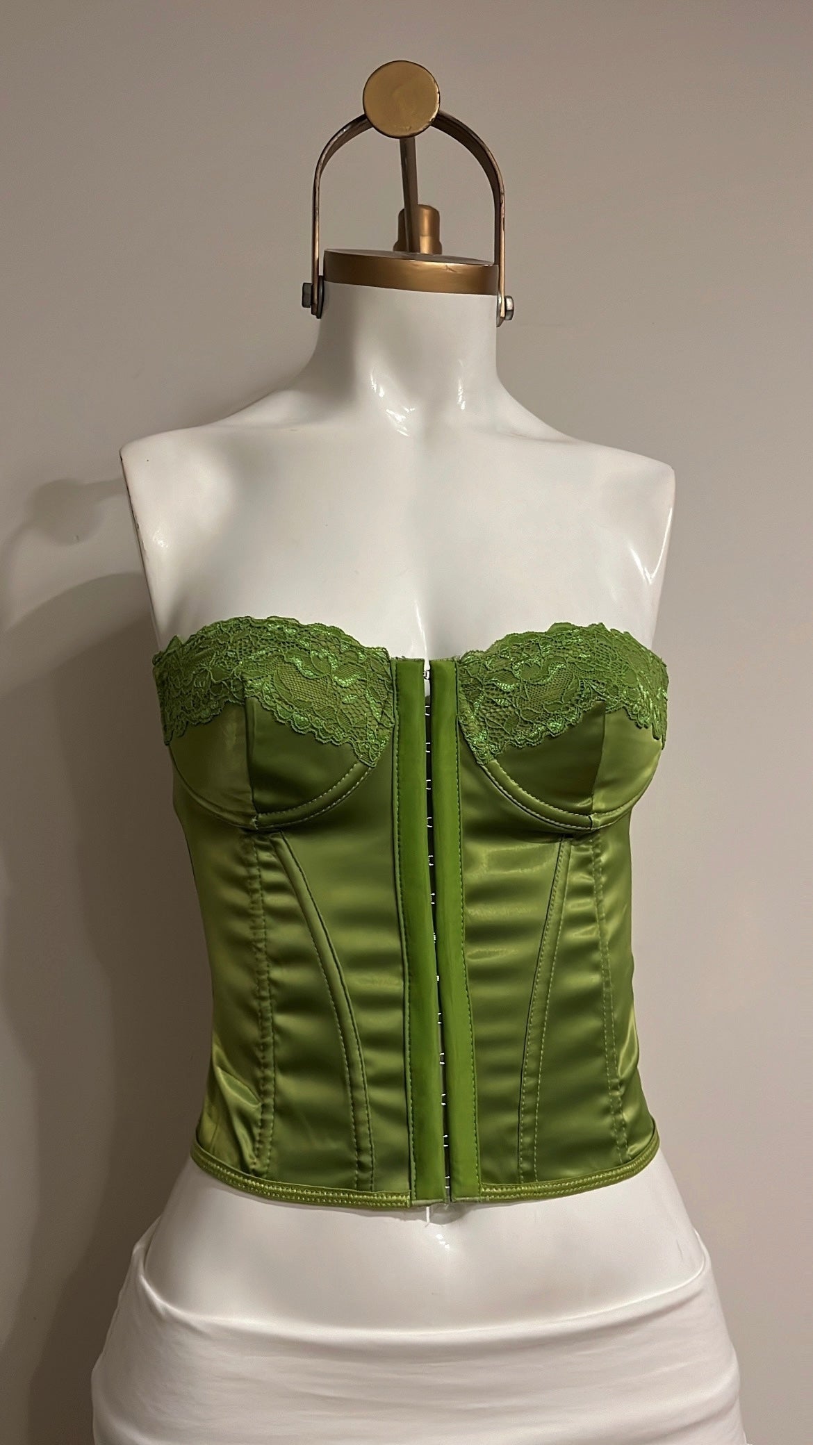CORSET LYNESS