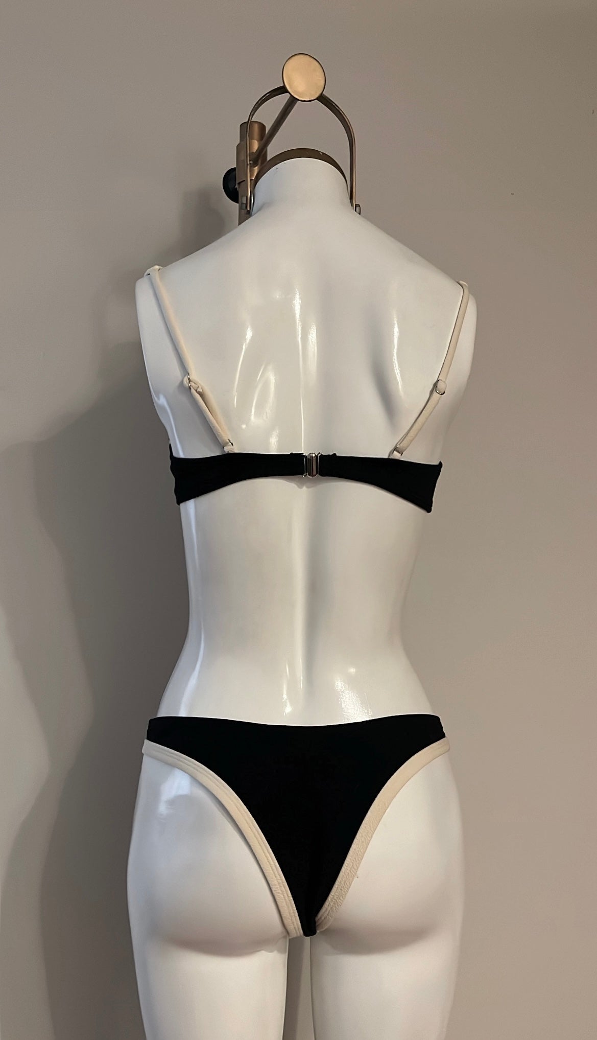 ISA BIKINI